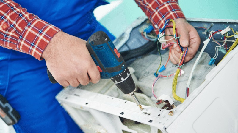 Turgutlu ECA ECA çamaşır makinesi kart tamiri – Su almama arızası orijinal parça ile giderildi. - Teknik servis örneği